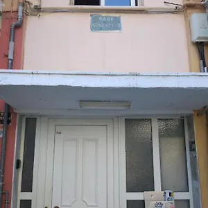 https://apt-bright-spacious-two-bedroom.hotelschalkidiki.net